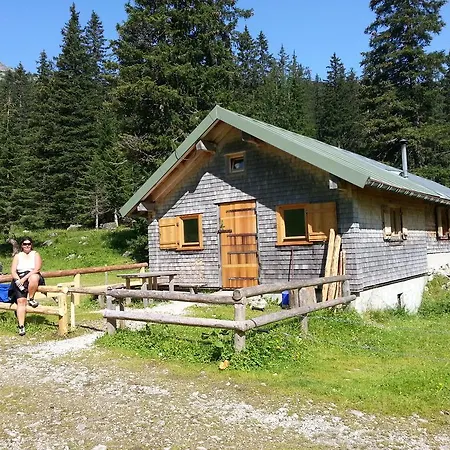 Gaestehaus Bergfrieden * Bolsterlang
