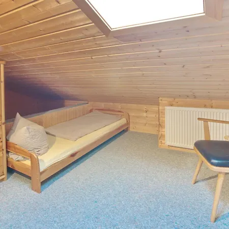 Gaestehaus Bergfrieden 博尔斯特尔朗